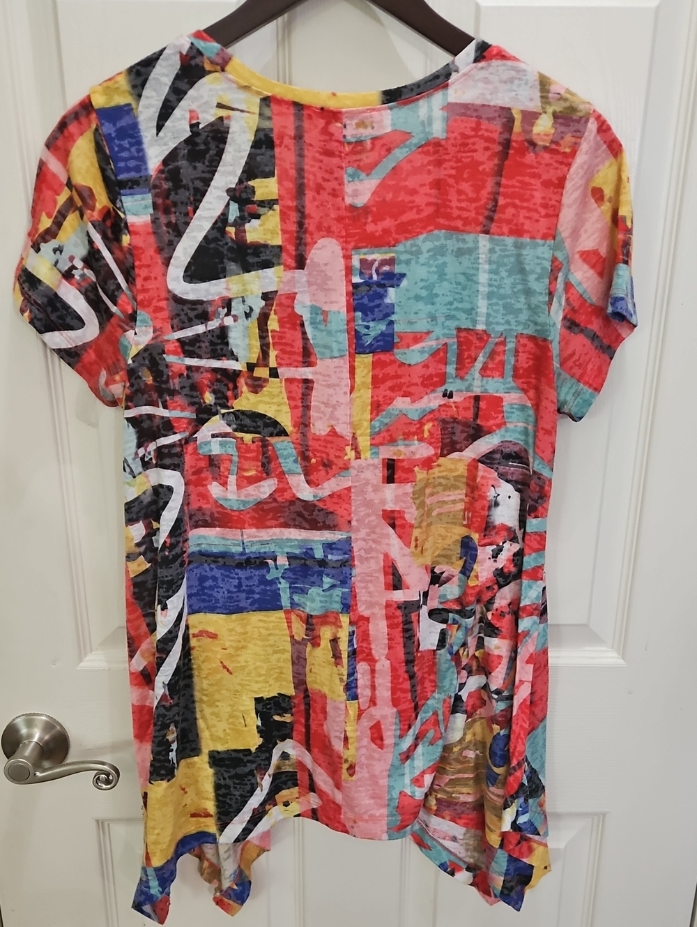 Chelsea & Theodore Multi Abstract Asymmetrical Hemline Top Sz XL - Picture 4 of 6